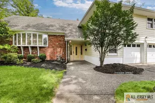 15 Moraine Rd, Edison, NJ 08820 - Photo 3