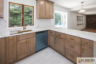 32 Ellmyer Rd, Edison, NJ 08820 - Photo 9