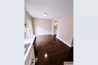 86 Wilton Avenue NE #403, Middlesex, NJ 08846 - Photo 5