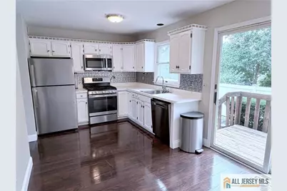 86 Wilton Avenue NE #403, Middlesex, NJ 08846 - Photo 3