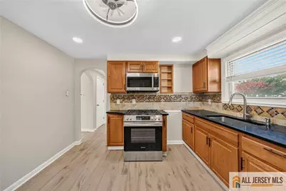 [Address not provided], Hamilton Township, NJ 08609 - Photo 9