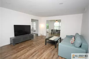 264 Middlebury Ln, Monroe Township, NJ 08831 - Photo 17