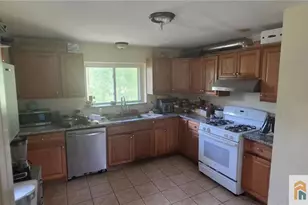 70 Wood Ave, Iselin, NJ 08830 - Photo 13