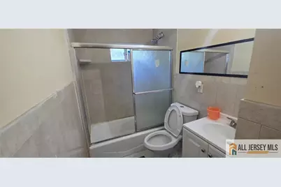70 Wood Avenue, Iselin, NJ 08830 - Photo 7