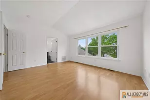282 Kraemer Ct, East Brunswick Township, NJ 08816 - Photo 21