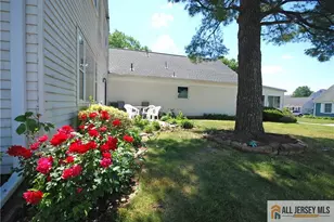 220 Manchester Ln, Monroe Township, NJ 08831 - Photo 5
