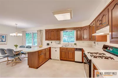 8 Dov Place, South Brunswick Township, NJ 08824 - Photo 5