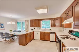 8 Dov Pl, South Brunswick Township, NJ 08824 - Photo 5