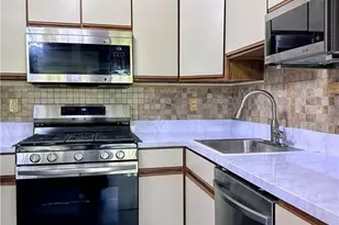1211 Woodhaven Dr, Edison, NJ 08817 - Photo 5