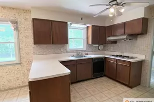 13 Greenwich Rd, Edison, NJ 08820 - Photo 9