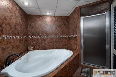 2025 Oak Tree Road, Edison, NJ 08820 - Photo 17