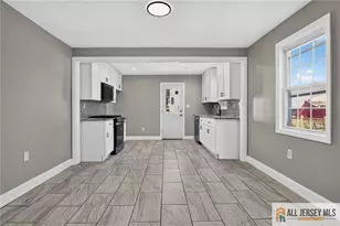 16 Oakwood Pl, North Brunswick Township, NJ 08902 - Photo 7