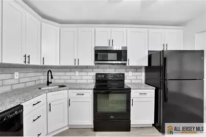 4 James Madison Court #B, Monroe Township, NJ 08831 - Photo 3