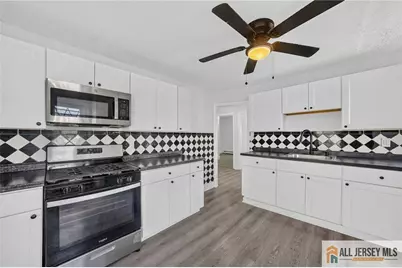 125 White Horse Avenue, Hamilton Township, NJ 08610 - Photo 5