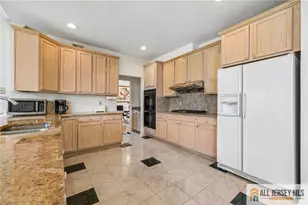 2 Chamberlin Ct, Cranbury Township, NJ 08512 - Photo 17