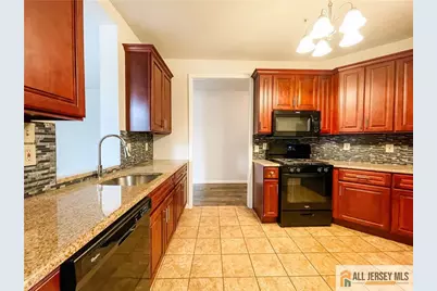 105 Regency Place, Woodbridge Township, NJ 07095 - Photo 7
