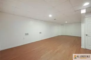 258 Pinelli Dr, Piscataway Township, NJ 08854 - Photo 29