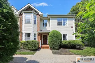 258 Pinelli Dr, Piscataway Township, NJ 08854 - Photo 1