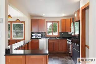525 Shirley Pkwy, Piscataway Township, NJ 08854 - Photo 17