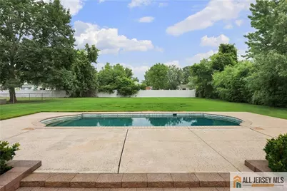 525 Shirley Parkway, Piscataway Township, NJ 08854 - Photo 35