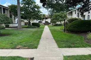 8 Avon Dr, East Windsor Township, NJ 08520 - Photo 3
