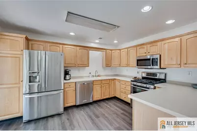 403 Somerset Court, South Brunswick Township, NJ 08540 - Photo 13