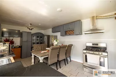 88 Hassart Street, New Brunswick, NJ 08901 - Photo 7