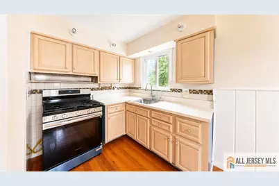 1019 Colby Avenue, Raritan, NJ 08869 - Photo 5
