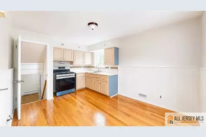 1019 Colby Avenue, Raritan, NJ 08869 - Photo 3