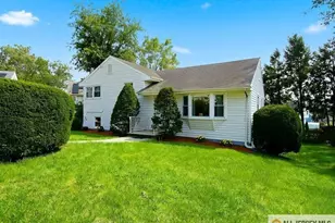 13 Glencourt Ave, Edison, NJ 08837 - Photo 5