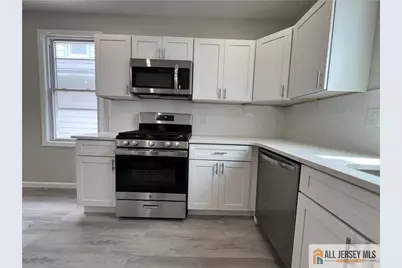 588 Livingston Avenue #2B, North Brunswick Township, NJ 08902 - Photo 9