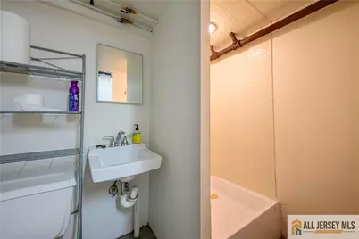 110 Amherst Avenue, Colonia, NJ 07067 - Photo 37