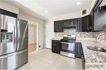 55 Parsler Place, Fords, NJ 08863 - Photo 5