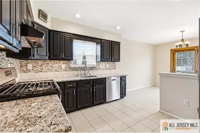 55 Parsler Place, Fords, NJ 08863 - Photo 7