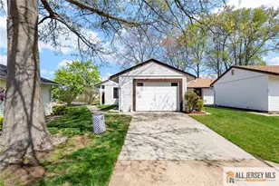 265 Crosse Dr, Monroe Township, NJ 08831 - Photo 1