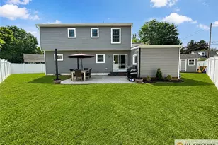 8 Tanglewood Ln, Colonia, NJ 07067 - Photo 3