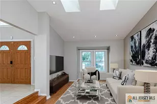 9 Chipwood Ln, North Brunswick Township, NJ 08902 - Photo 7