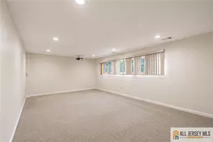 14 Harmon Rd, Edison, NJ 08837 - Photo 31