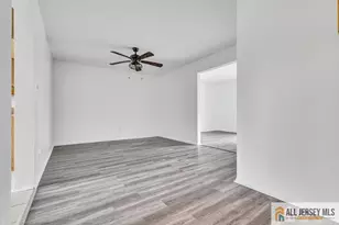 26 Tiger Lilly Ct, Sayreville, NJ 08872 - Photo 5