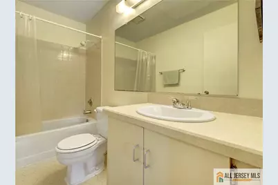 81 Canterbury Court, Piscataway Township, NJ 08854 - Photo 9