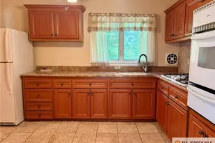35 Wellington Rd, East Brunswick Township, NJ 08816 - Photo 7