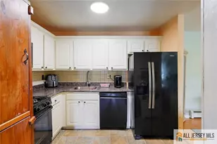 621 Cricket Ln, Woodbridge Township, NJ 07095 - Photo 11