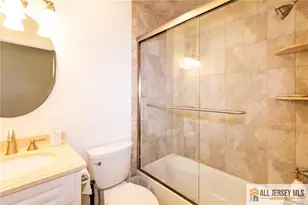 17 Heritage Ct, Ewing Township, NJ 08628 - Photo 19