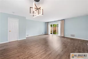 11 Canterbury Cir, Franklin Township, NJ 08873 - Photo 5