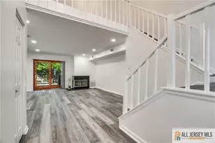 130 Winchester Way, Franklin Township, NJ 08873 - Photo 3