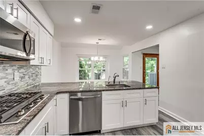 130 Winchester Way, Franklin Township, NJ 08873 - Photo 17