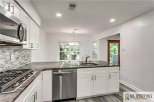 130 Winchester Way, Franklin Township, NJ 08873 - Photo 17