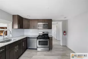 35 Lavern St, Sayreville, NJ 08872 - Photo 7
