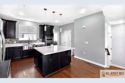 310 South Drive, North Brunswick Township, NJ 08902 - Photo 9