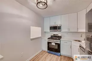14 Sheffield Ct, North Brunswick Township, NJ 08902 - Photo 11